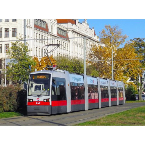 Taška přes rameno - tramvaj Siemens ULF A1 Vídeň