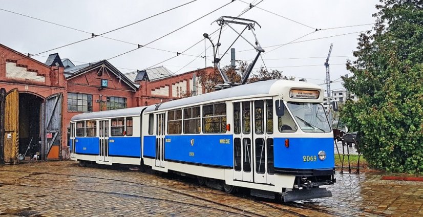 Hrnek - tramvaj Konstal 102Na ve Wroclawi