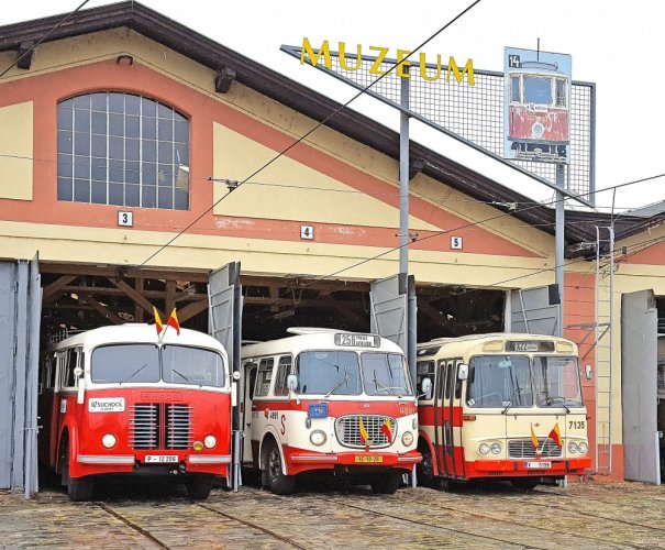 Egéralátét - autóbuszok a Střešovicei Múzeumban