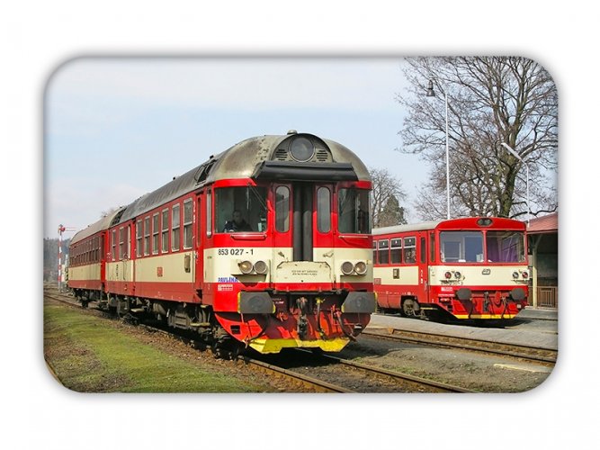 Magnet: diesel units 853 and 810
