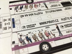 Vystřihovánka autobus Karosa C734 Pirátská strana