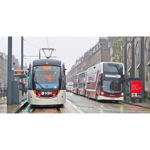 Bögre - Tömegközlekedés Edynburg városában