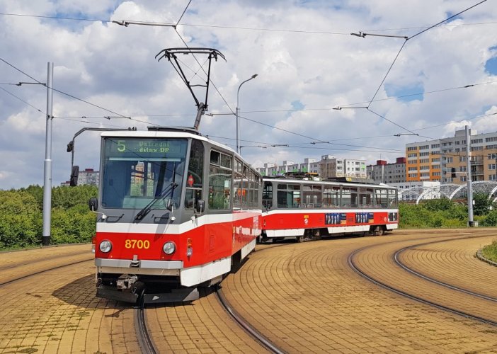 Taška přes rameno - tramvaj ČKD Tatra T6A5