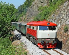 Polštář - lokomotiva 751 "Bardotka"