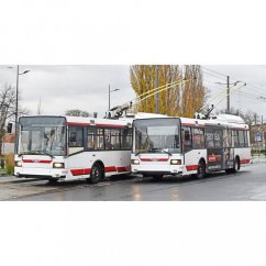 Hrnek - trolejbusy Škoda 21Tr Pardubice - nádraží