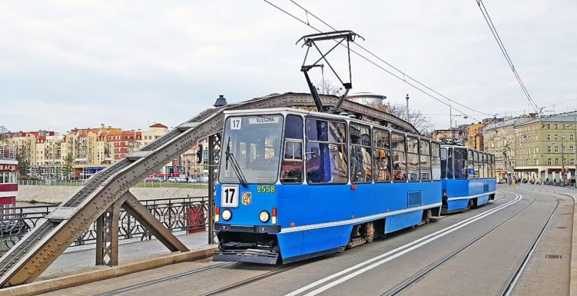 Hrnek - tramvaj Konstal 105Na ve Wroclawi