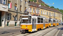 Hrnek - tramvaj T5C5 v Budapešti