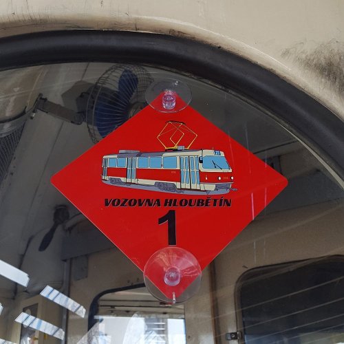 Tapadókorongos tábla - kocsiszín Kobylisy